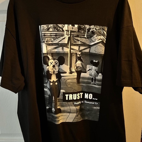 Another supply and demand banger! Poor Mickey ! - Picture 2 of 2